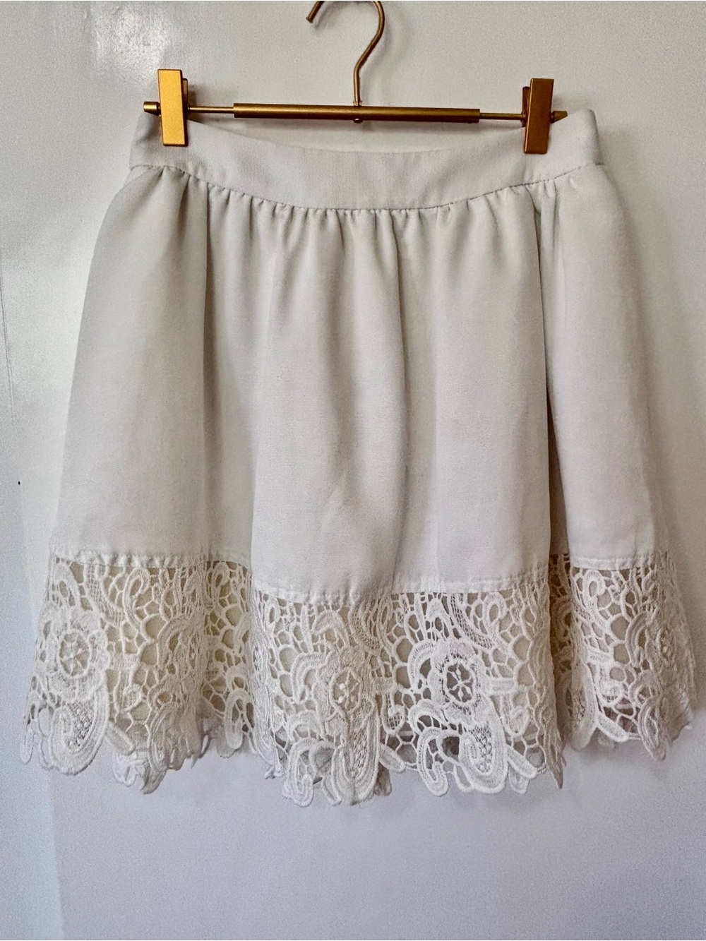 Express| Feminine Cream Lace-Trim Full Taffeta Lined Circle Mini Skirt Sz 6